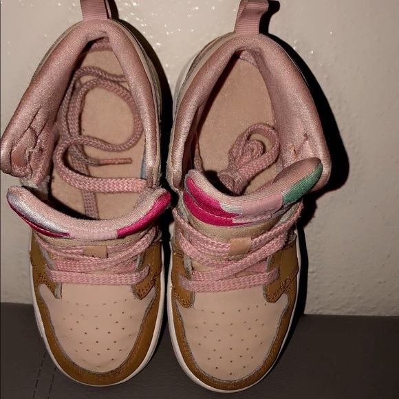 Jordan 1 10c toddler - Picture 5 of 7